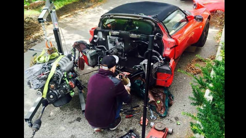 Illustration for article titled Praise All That Is Unholy: Here's A BMW V10 Swapped Into A Lotus Elise